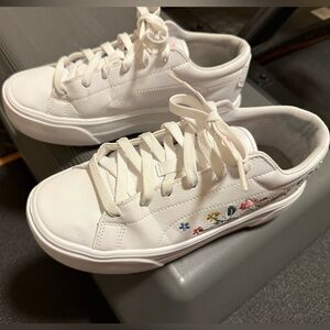 Puma White Sneakers with Floral Embroidery size 7